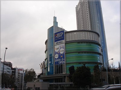 Laqua MEETS PORT