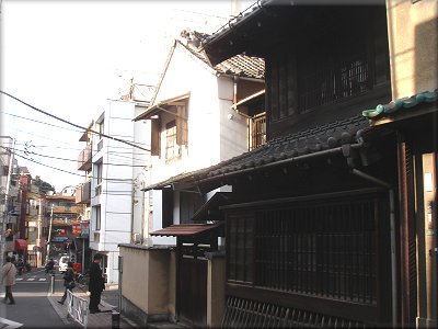 樋口一葉ゆかりの伊勢屋質店
